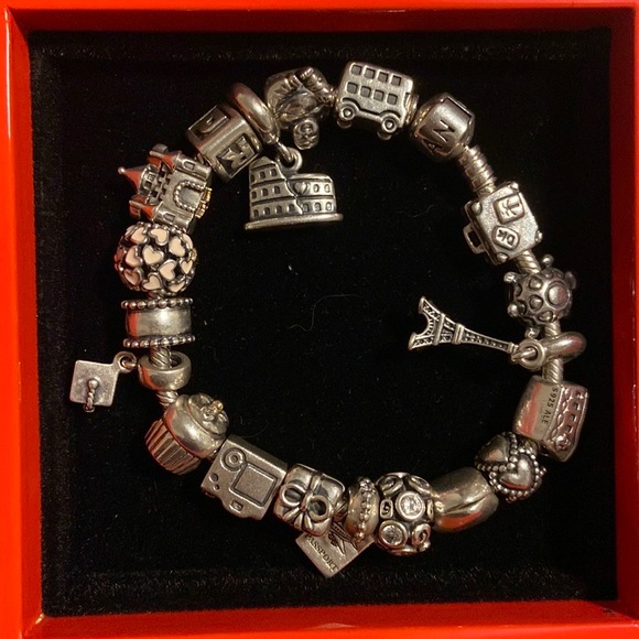 Pandora Present Charm - Picture 2 of 2